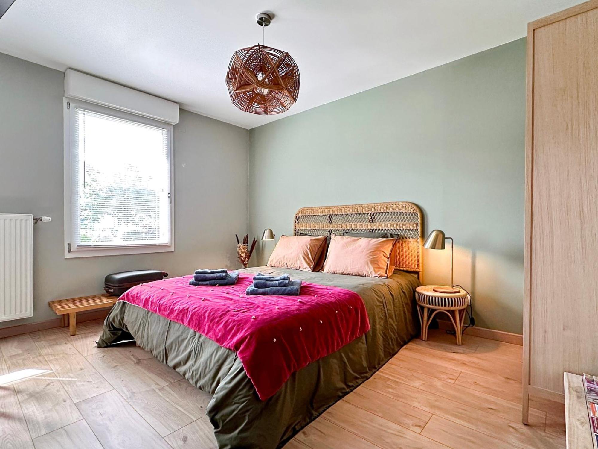 Charmant Studio Avec Parking Эгишем Экстерьер фото