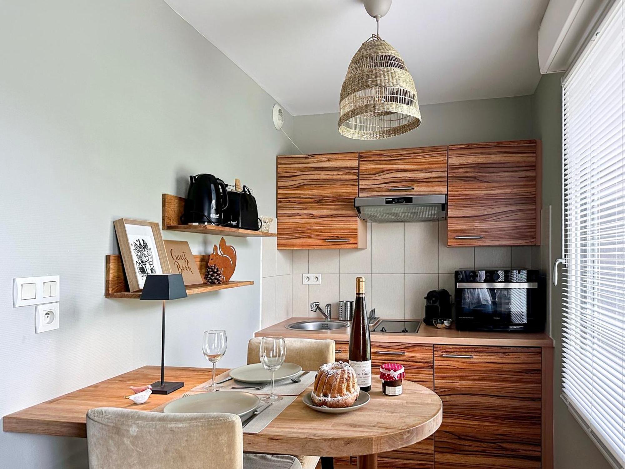 Charmant Studio Avec Parking Эгишем Экстерьер фото