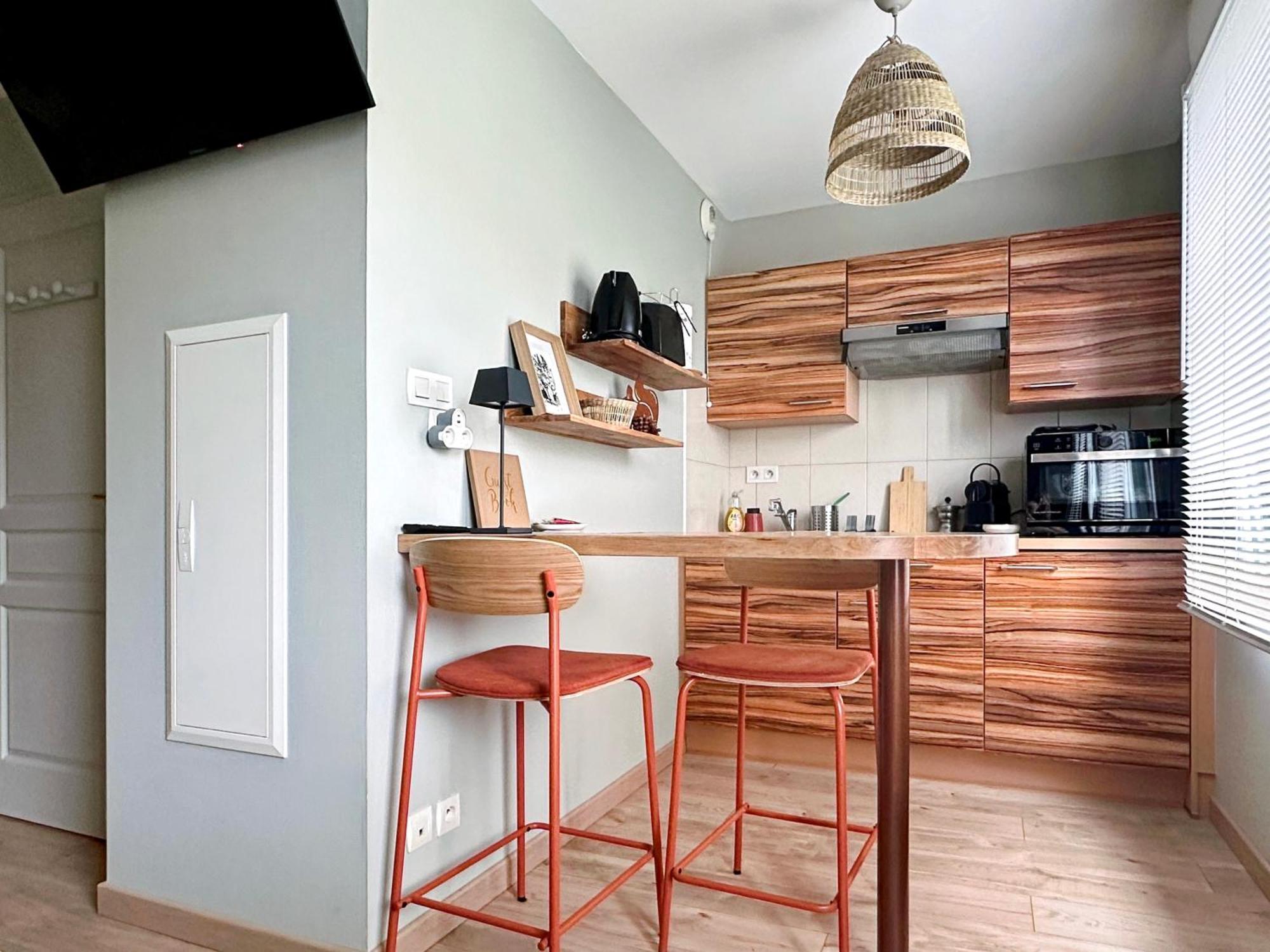 Charmant Studio Avec Parking Эгишем Экстерьер фото